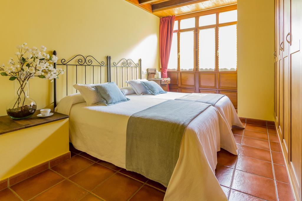 Casa Gayon Apartment โปลา เด อายันเด ภายนอก รูปภาพ